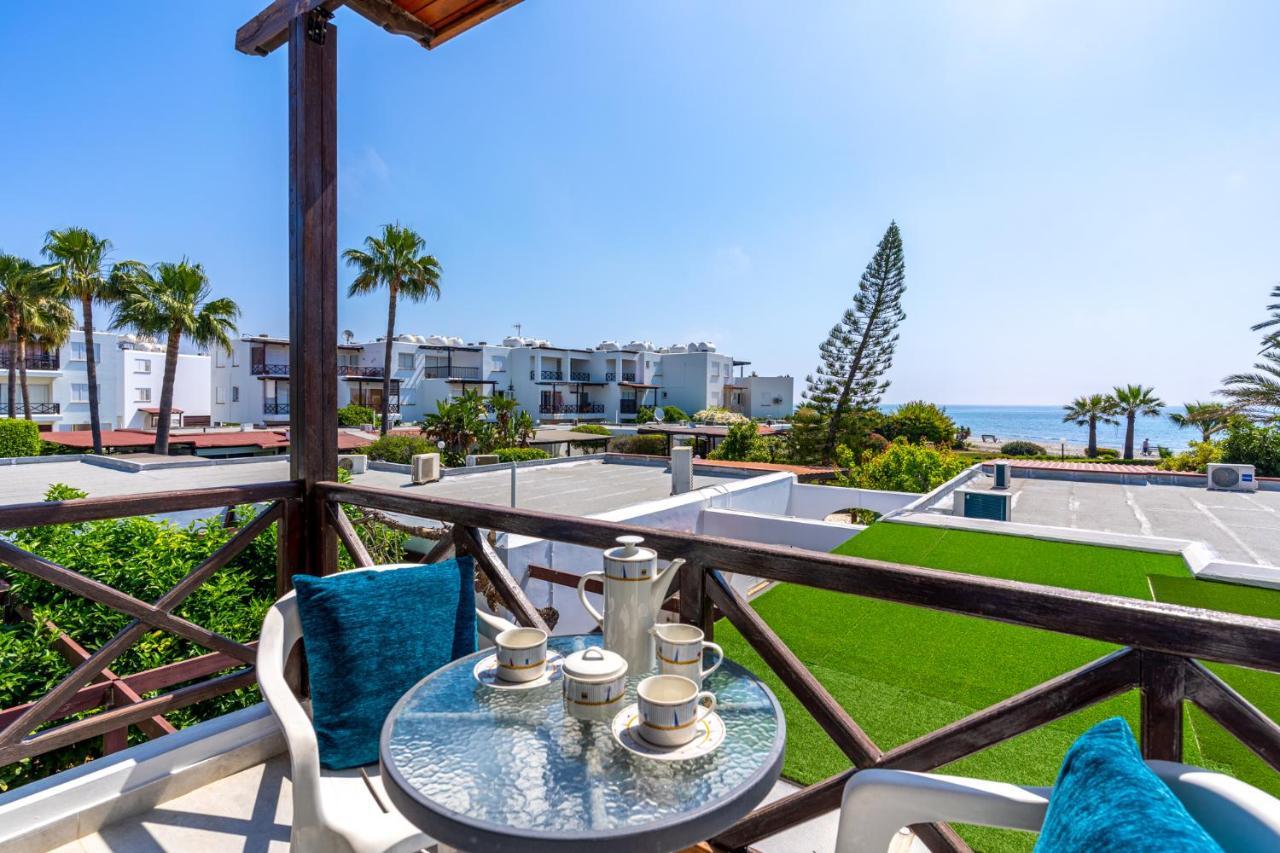Seawaves 1- Bedroom Apartment Near Meneou Beach Lárnaka Kültér fotó