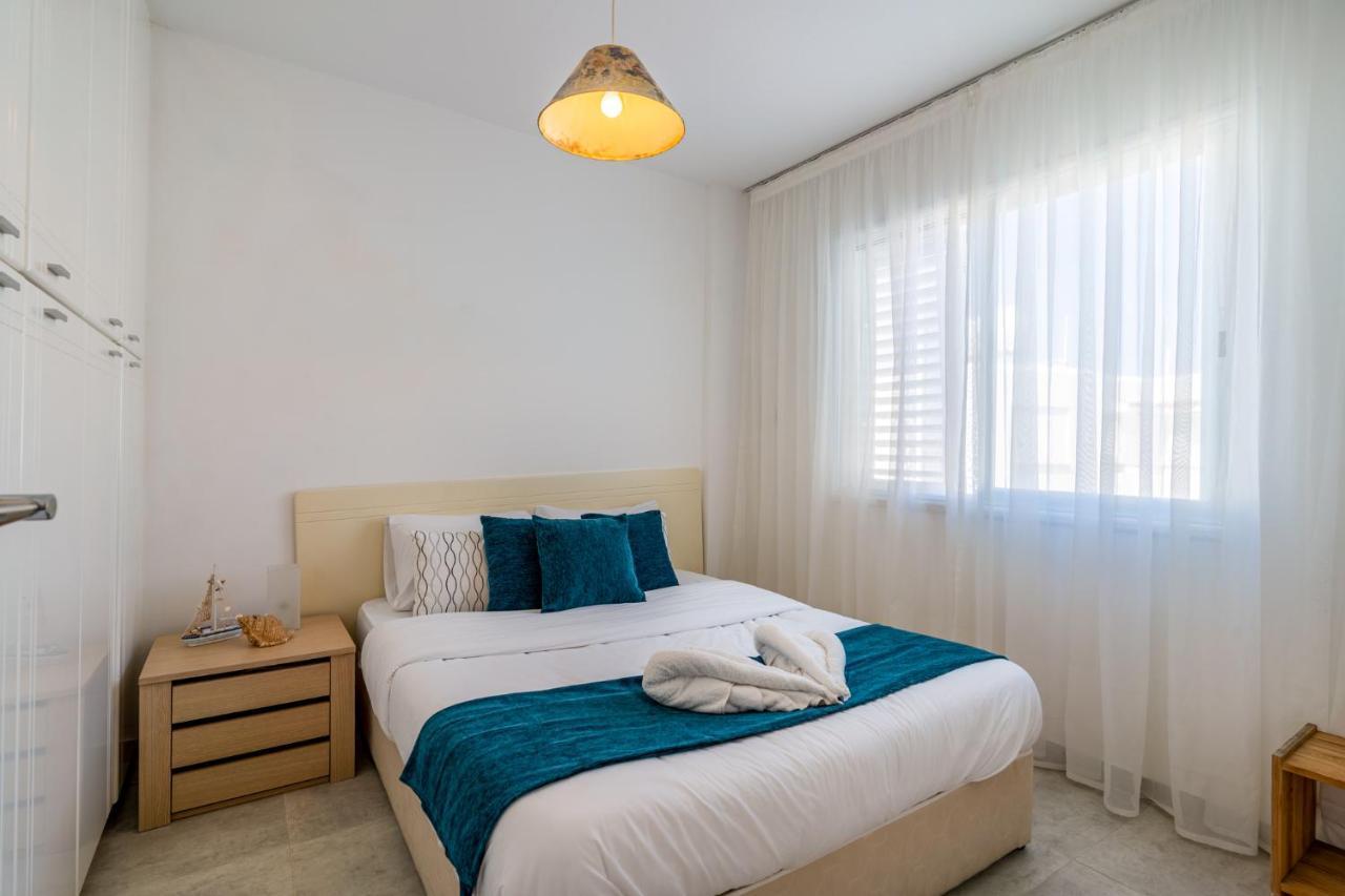 Seawaves 1- Bedroom Apartment Near Meneou Beach Lárnaka Kültér fotó