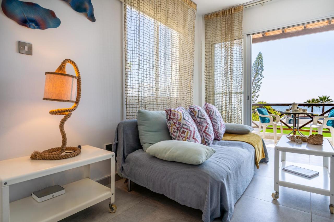 Seawaves 1- Bedroom Apartment Near Meneou Beach Lárnaka Kültér fotó